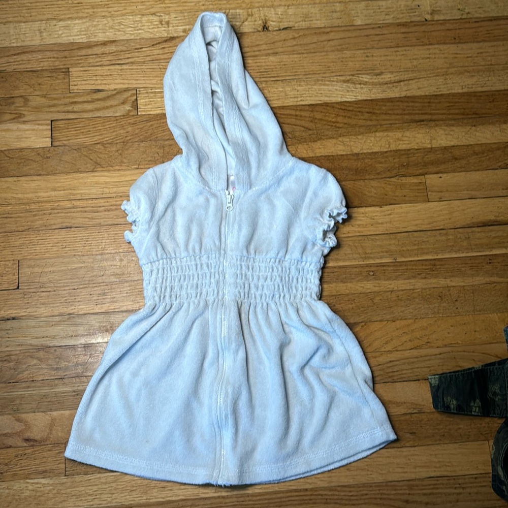 Circo 18 month White Hooded Towel After Bath Swimsuit Cover up Zip up Front